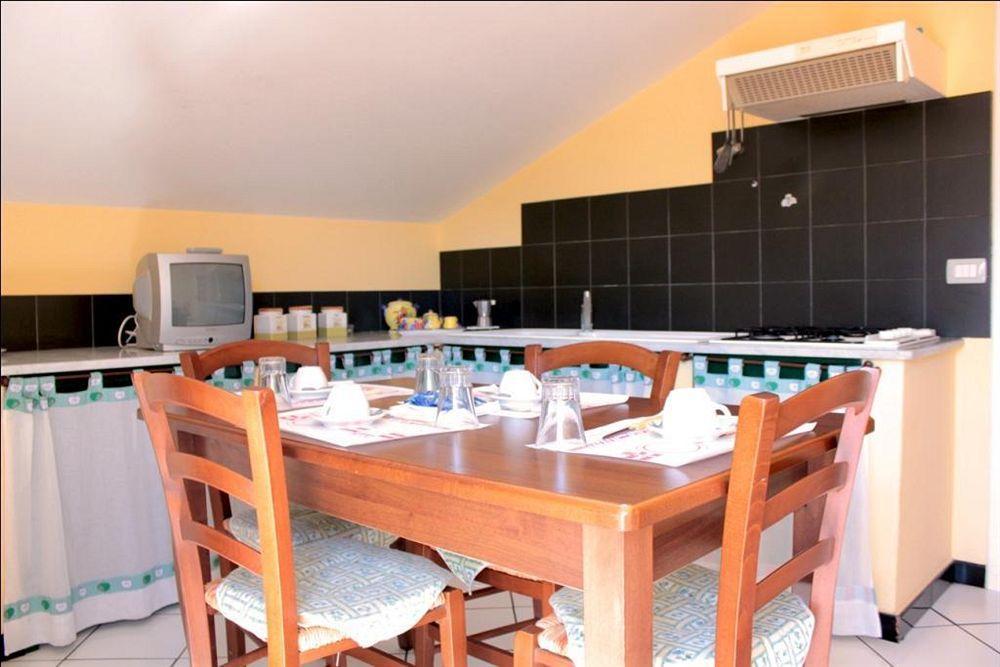 Ai Tre Parchi Bed And Bike Bed & Breakfast Randazzo Exterior foto